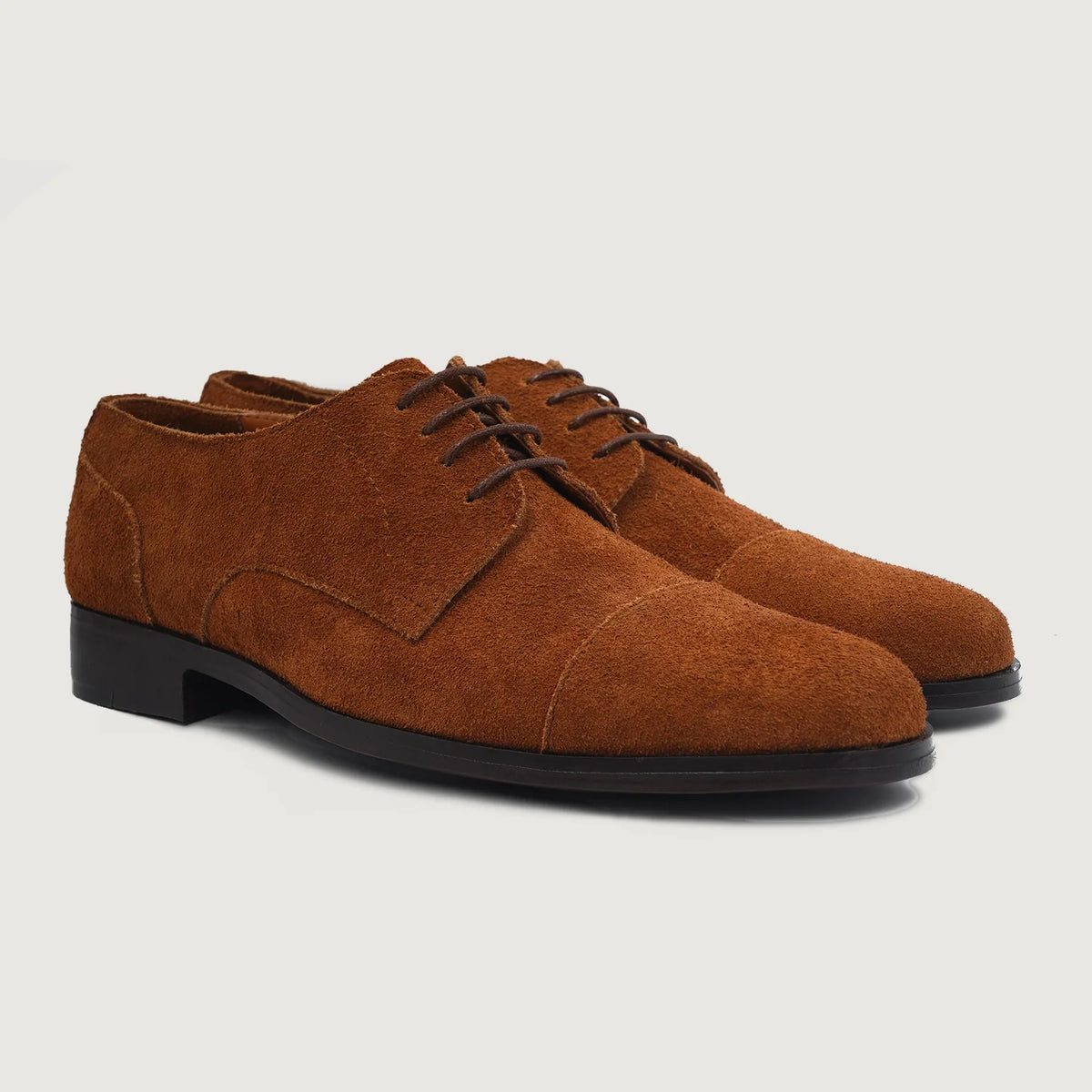 Attorney Derby 브라운 Suede 가죽 구두 남성용 For Men in Brown Goatskin Suede - 측면 프로필 뷰 | 공식 온라인 스토어 구매