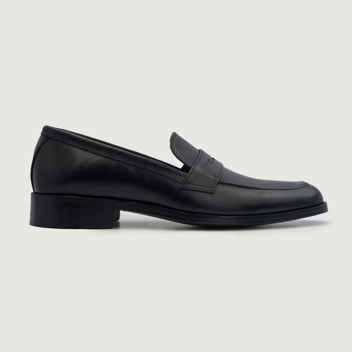 Black Full-Grain leather Loafers - 굿이어 웰트 공법 및 앞코 토박스 디테일