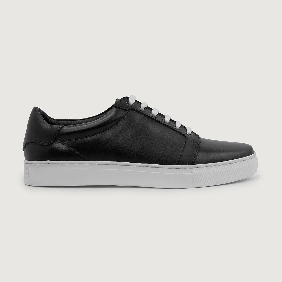 Black Full-Grain leather Sneakers - 굿이어 웰트 공법 및 앞코 토박스 디테일
