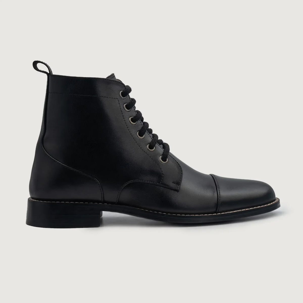 Black Full-Grain leather Boots - 굿이어 웰트 공법 및 앞코 토박스 디테일