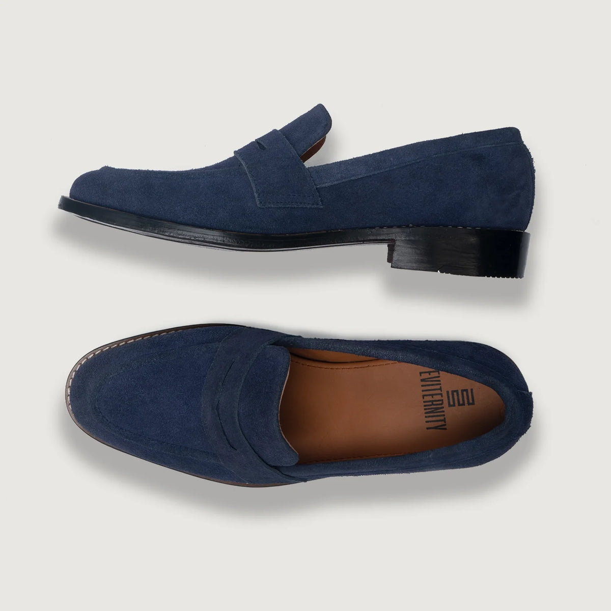 High-Traction Rubber Outsole & Lug Tread Pattern on Baxton 블루 Suede 가죽 로퍼 남성용 For Men