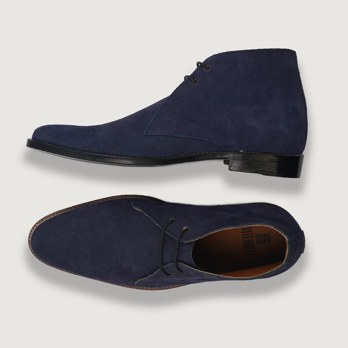Corry Chukka Midnight 블루 Suede 가죽 부츠 남성용 For Men - 보강된 힐 카운터 및 정밀 2열 스티치 디테일