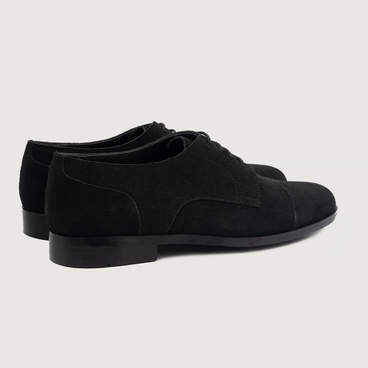 High-Traction Rubber Outsole & Lug Tread Pattern on Attorney Derby 블랙 Suede 가죽 구두 남성용 For Men