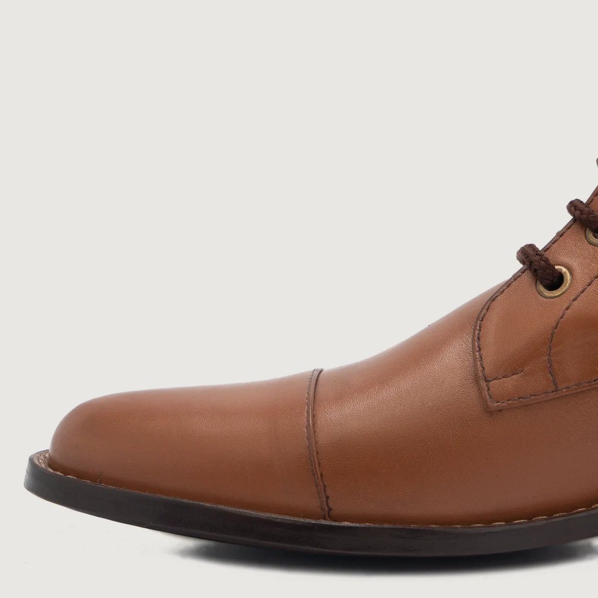 High-Traction Rubber Outsole & Lug Tread Pattern on Knight Derby 탄 가죽 부츠 남성용 For Men
