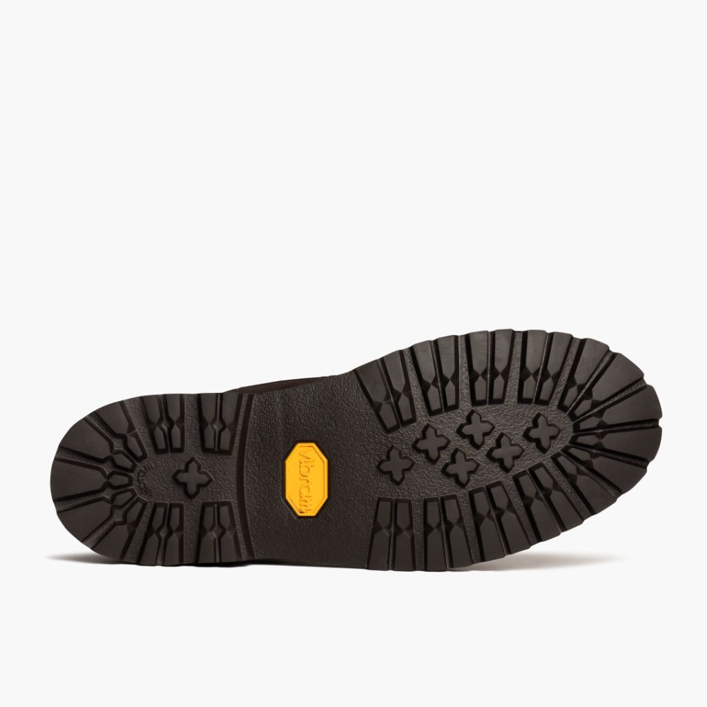 High-Traction Rubber Outsole & Lug Tread Pattern on Explorer Rocky Road 가죽 부츠 남성용