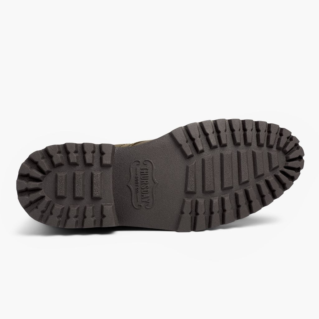 High-Traction Rubber Outsole & Lug Tread Pattern on Captain StormKing® Dark Olive Matte 가죽 부츠 남성용