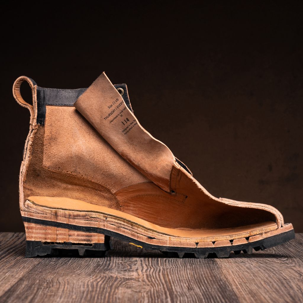 High-Traction Rubber Outsole & Lug Tread Pattern on Challenger Whiskey 가죽 부츠 남성용