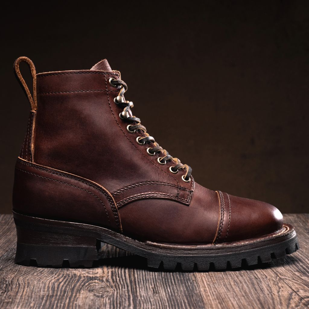 Classic Full-Grain leather Boots - 굿이어 웰트 공법 및 앞코 토박스 디테일