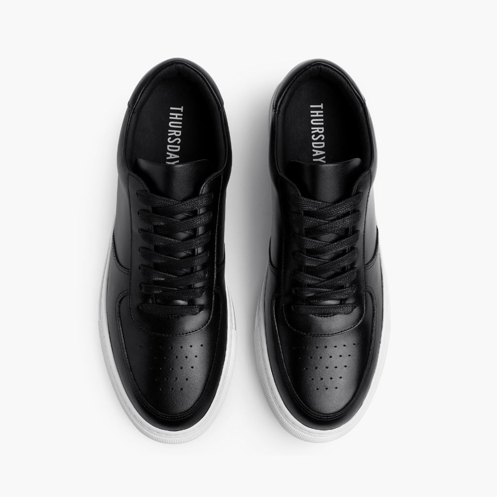 Court Black Leather Sneakers - 보강된 힐 카운터 및 정밀 2열 스티치 디테일