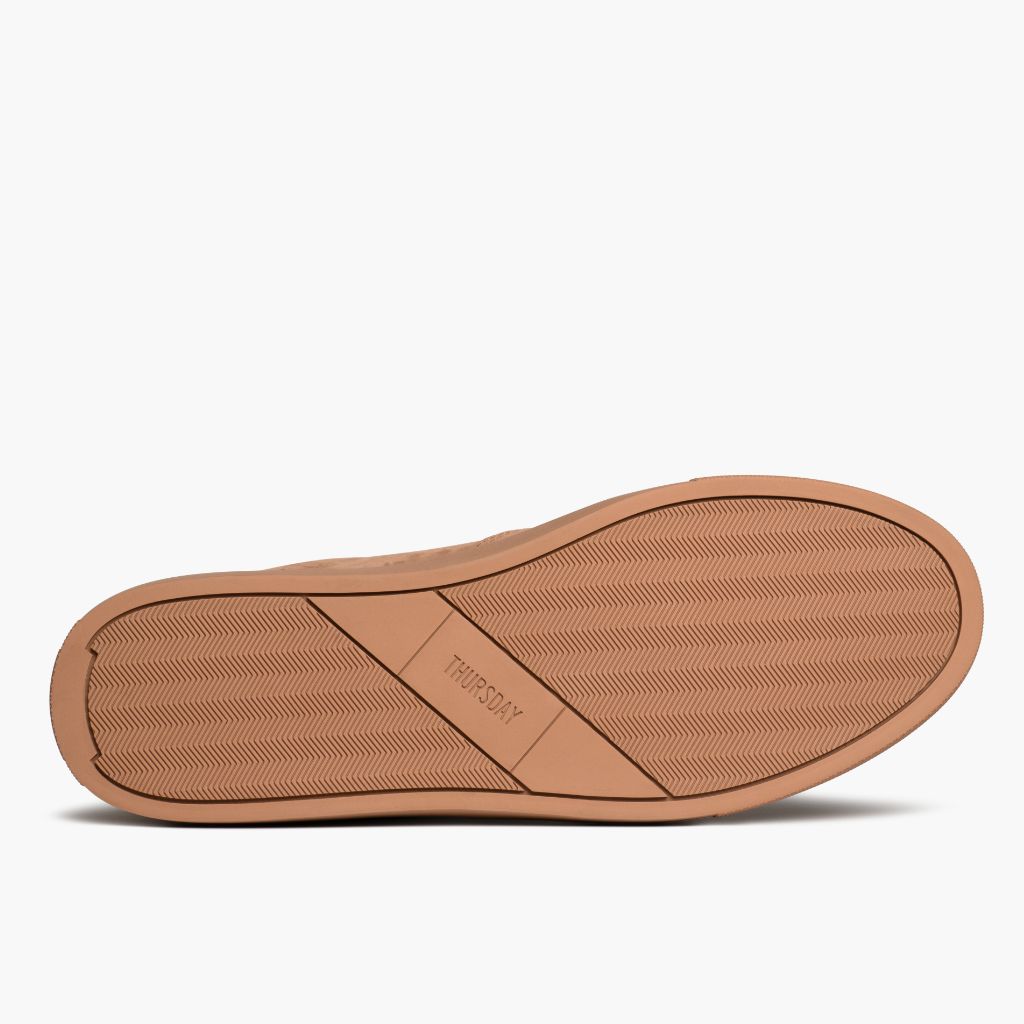 High-Traction Rubber Outsole & Lug Tread Pattern on Court Clay 가죽 스니커즈 남성용