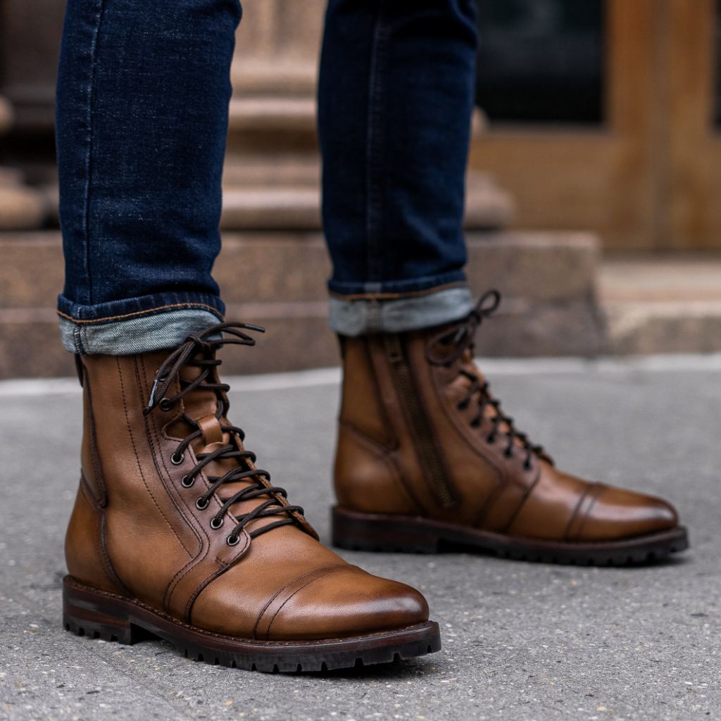 Tailored Rib Cuffs & Hem Craftsmanship Construction Detail on Casa Moto Amber Wheat 가죽 부츠 남성용