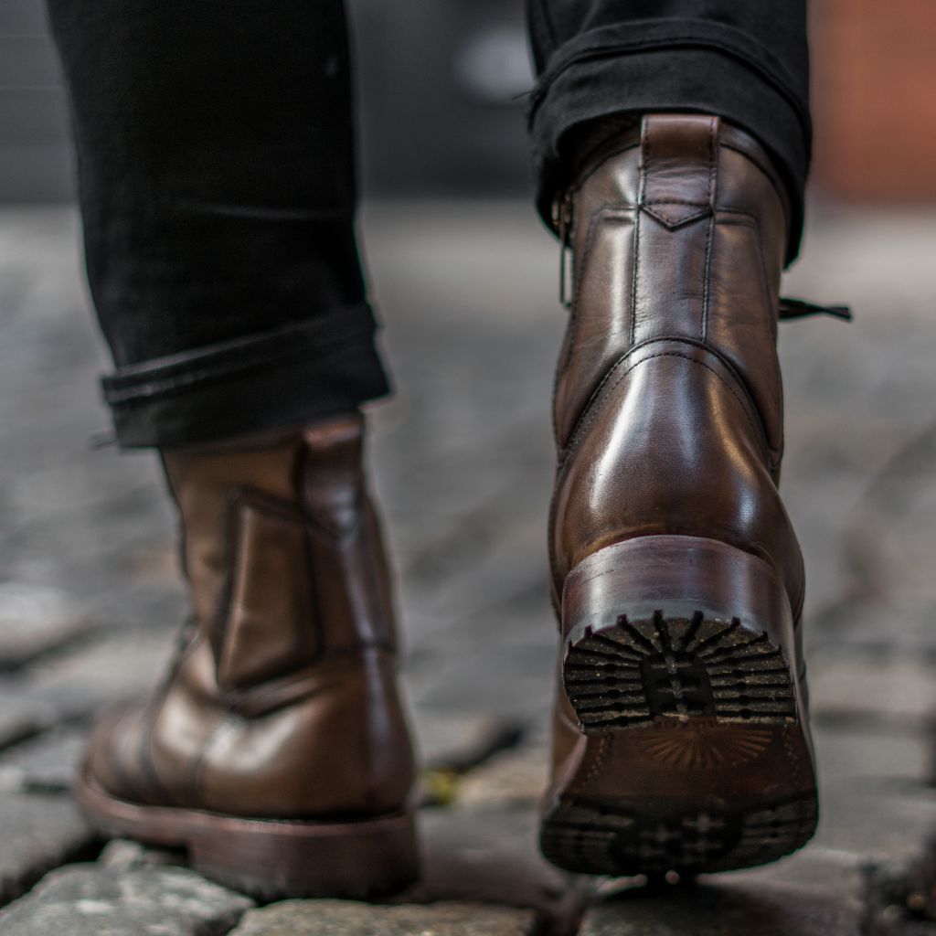 Tailored Rib Cuffs & Hem Craftsmanship Construction Detail on Casa Moto Anejo 가죽 부츠 남성용