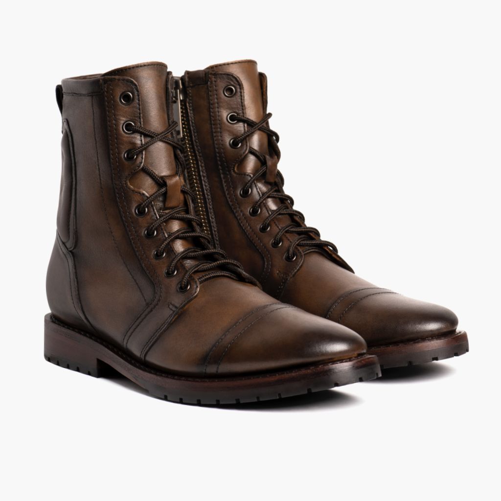 Casa Moto Anejo 가죽 부츠 남성용 in Classic Full-Grain Leather - 정면 스타일 및 테일러드 실루엣 | 공식 온라인 스토어 구매