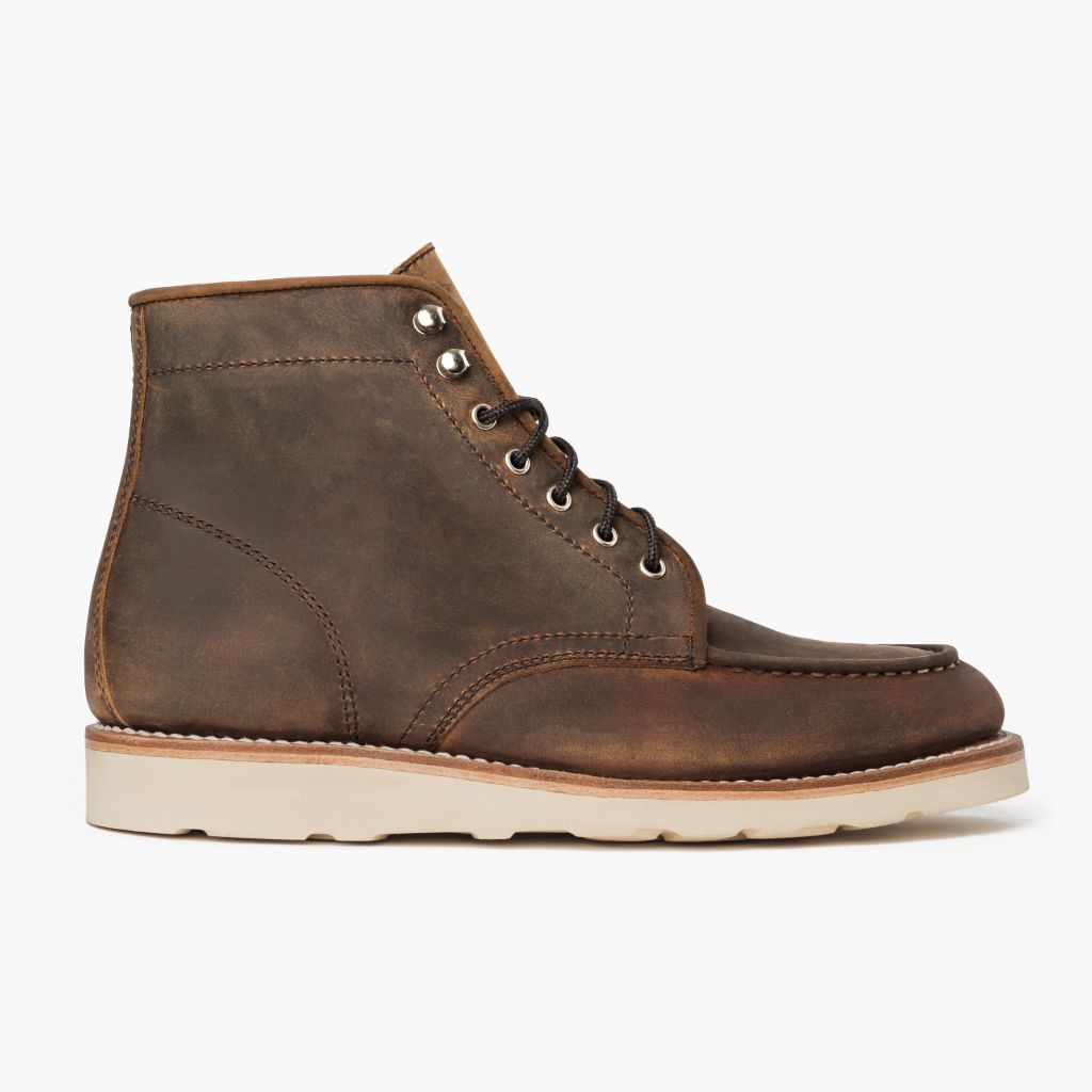 Classic Full-Grain leather Boots - 굿이어 웰트 공법 및 앞코 토박스 디테일