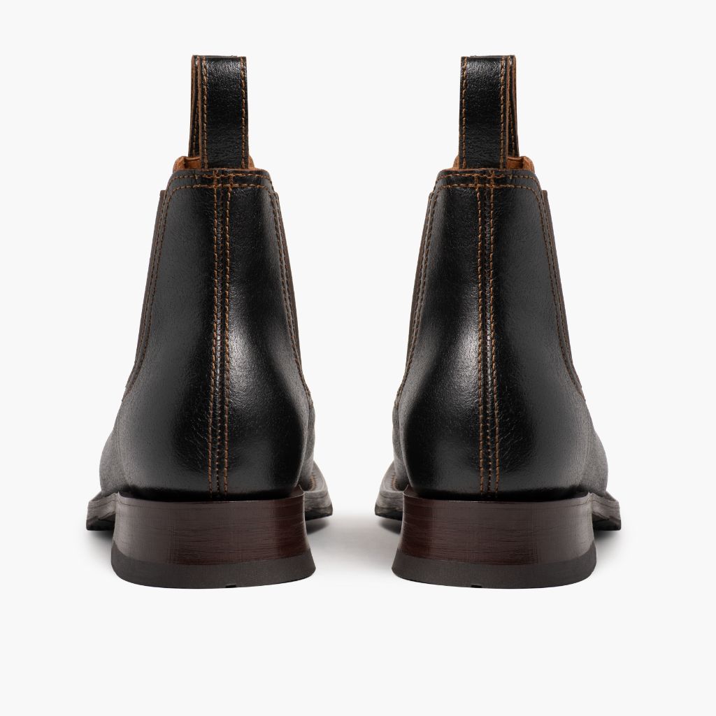 High-Traction Rubber Outsole & Lug Tread Pattern on Journeyman Cacao 가죽 부츠 남성용