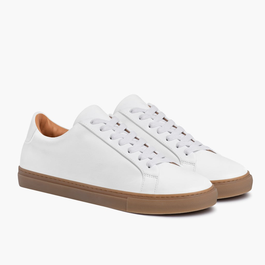 Legacy White 가죽 스니커즈 남성용 in White Full-Grain Leather - 측면 프로필 뷰 | 공식 온라인 스토어 구매