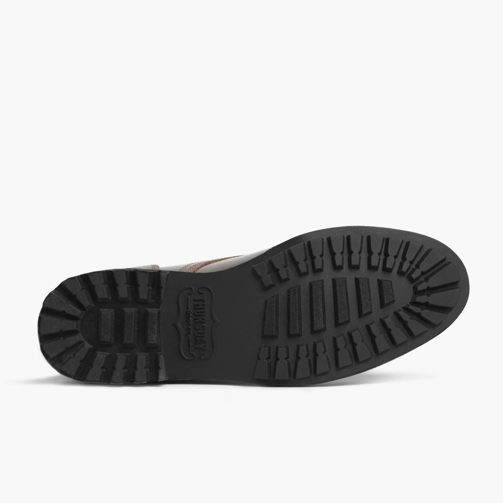 High-Traction Rubber Outsole & Lug Tread Pattern on Logger Waxed Cacao 가죽 부츠 남성용