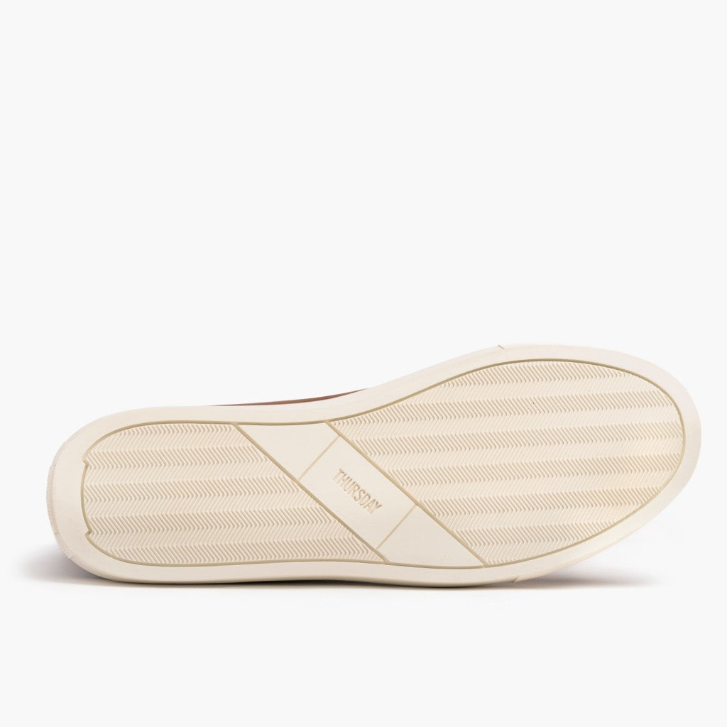 High-Traction Rubber Outsole & Lug Tread Pattern on Premier High Top Toffee 가죽 스니커즈 남성용 For Men