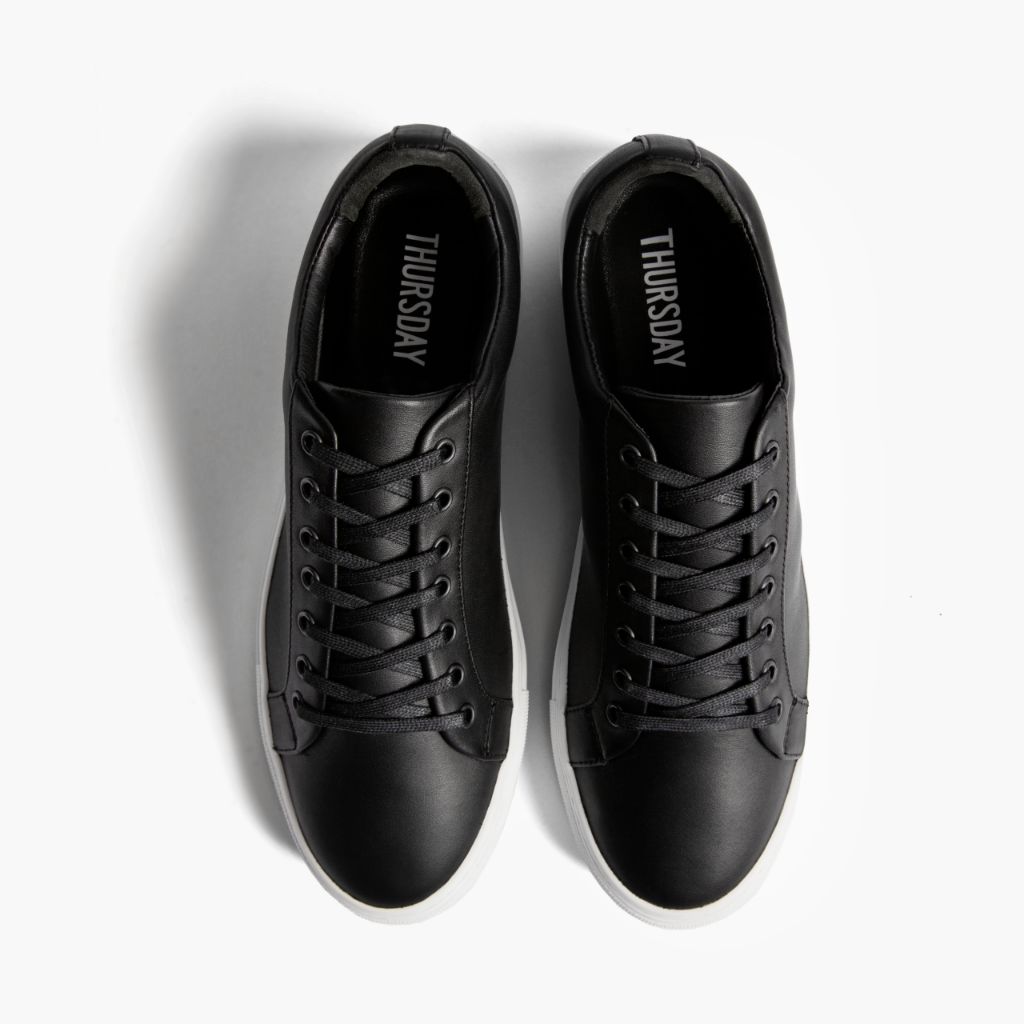 Premier Low Top 블랙 가죽 스니커즈 남성용 For Men - 보강된 힐 카운터 및 정밀 2열 스티치 디테일