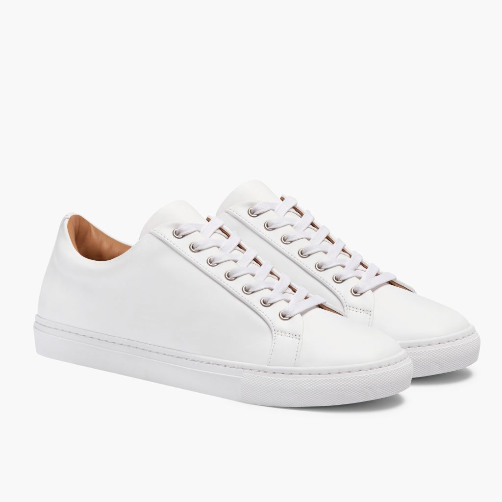 Premier Low Top White 가죽 스니커즈 남성용 For Men in White Full-Grain Leather - 측면 프로필 뷰 | 공식 온라인 스토어 구매