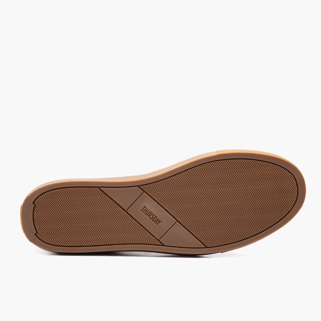 High-Traction Rubber Outsole & Lug Tread Pattern on Premier Low Top Cacao 가죽 스니커즈 남성용 For Men