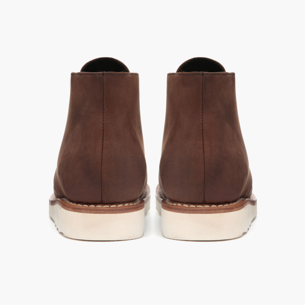 High-Traction Rubber Outsole & Lug Tread Pattern on Scout Arizona Adobe 가죽 부츠 남성용 For Men