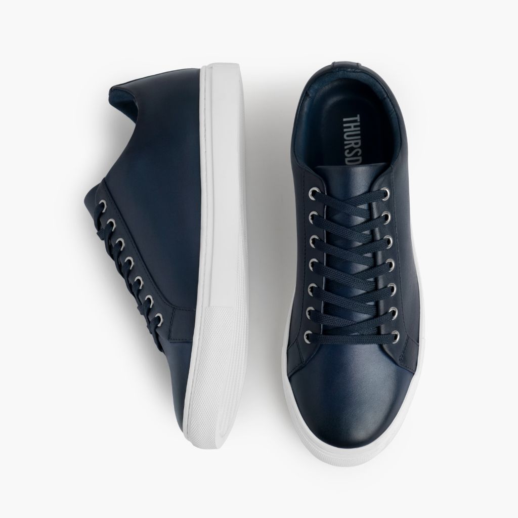 Premier Low Top Deep 블루 가죽 스니커즈 남성용 For Men - 보강된 힐 카운터 및 정밀 2열 스티치 디테일