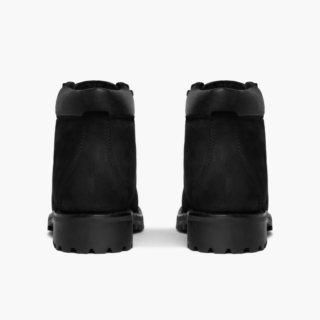 High-Traction Rubber Outsole & Lug Tread Pattern on Commander 블랙 Matte 가죽 부츠 남성용