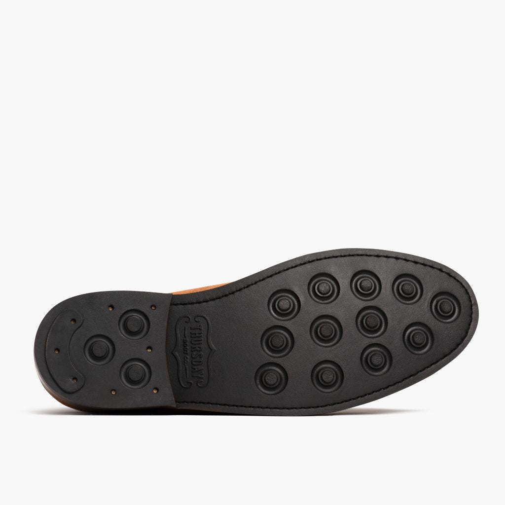 High-Traction Rubber Outsole & Lug Tread Pattern on Duke Honey Suede 가죽 부츠 남성용