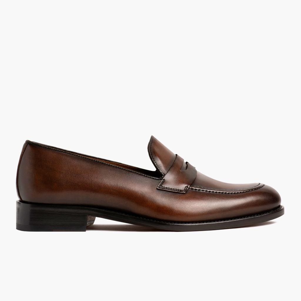 Classic Full-Grain leather Sneakers - 굿이어 웰트 공법 및 앞코 토박스 디테일