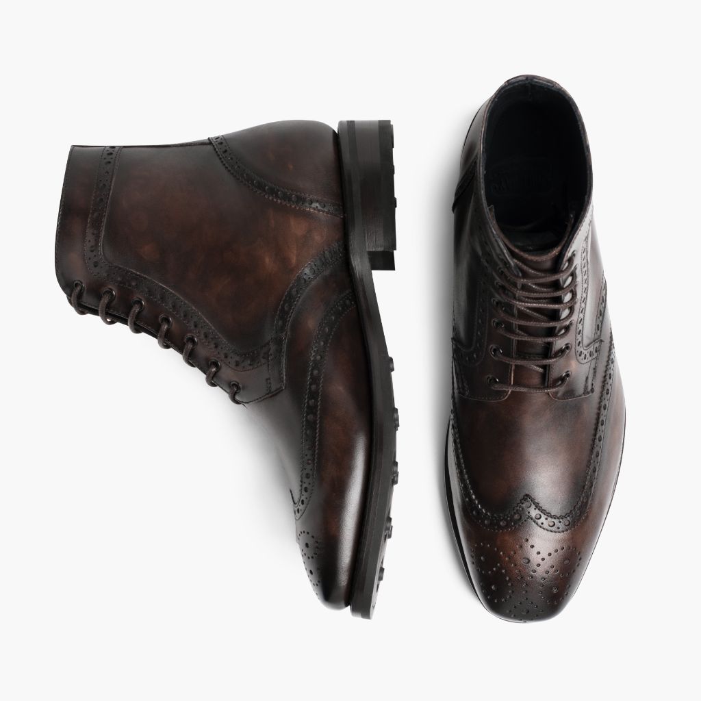 Wingtip Dark Oak 가죽 부츠 남성용 For Men - 보강된 힐 카운터 및 정밀 2열 스티치 디테일