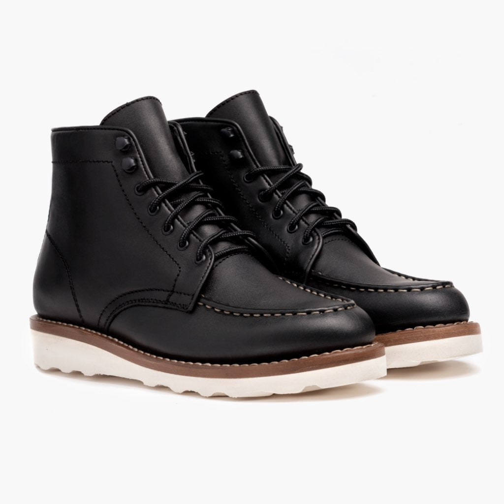 Black Full-Grain leather Boots - 굿이어 웰트 공법 및 앞코 토박스 디테일