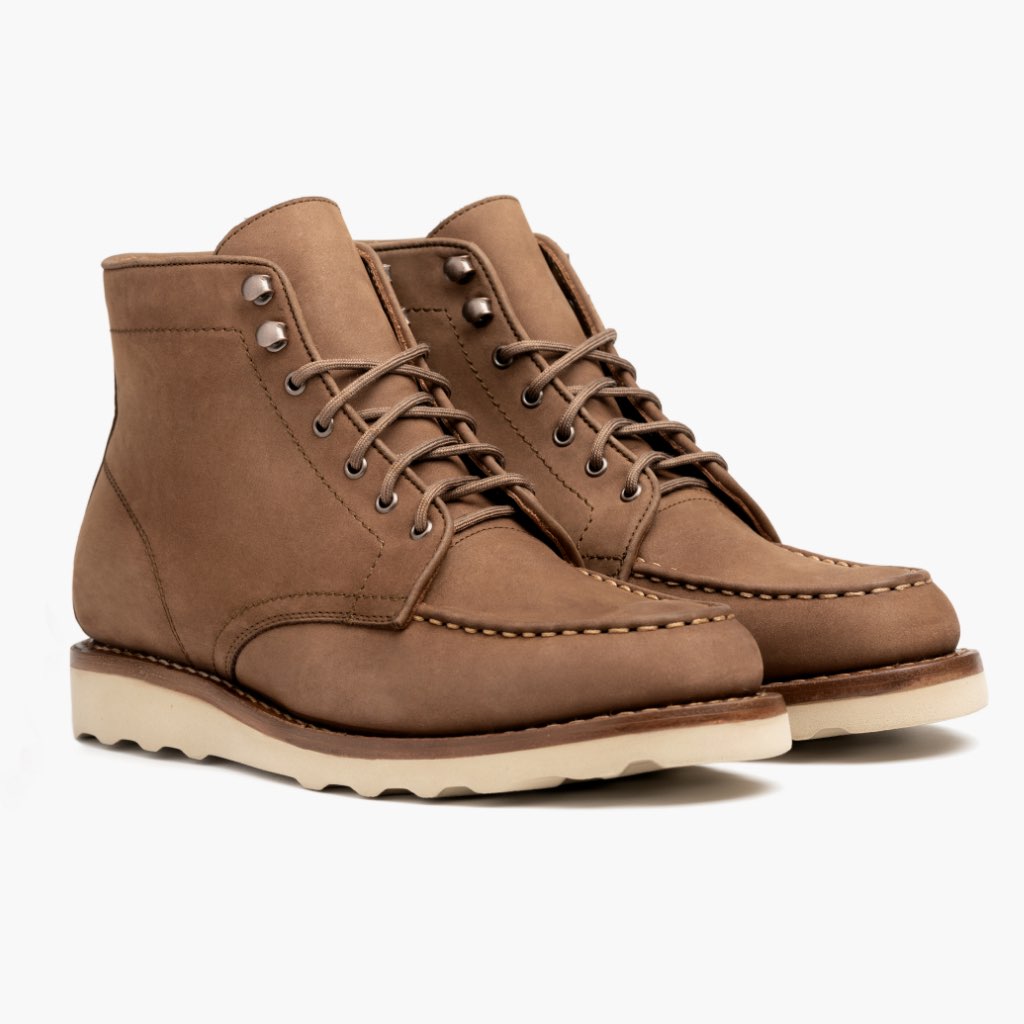 Classic Full-Grain leather Boots - 굿이어 웰트 공법 및 앞코 토박스 디테일