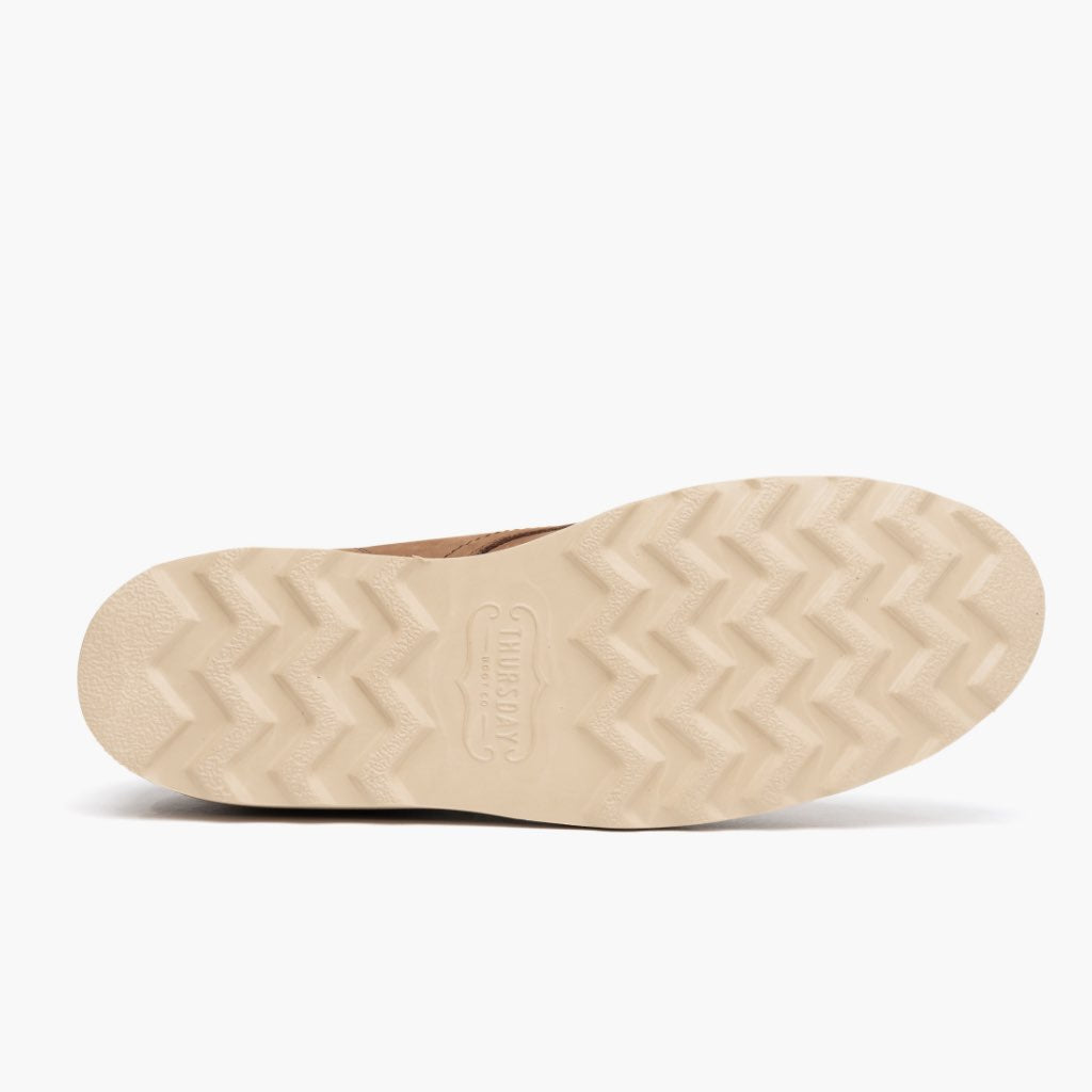 High-Traction Rubber Outsole & Lug Tread Pattern on Diplomat Pebble 가죽 부츠 여성용