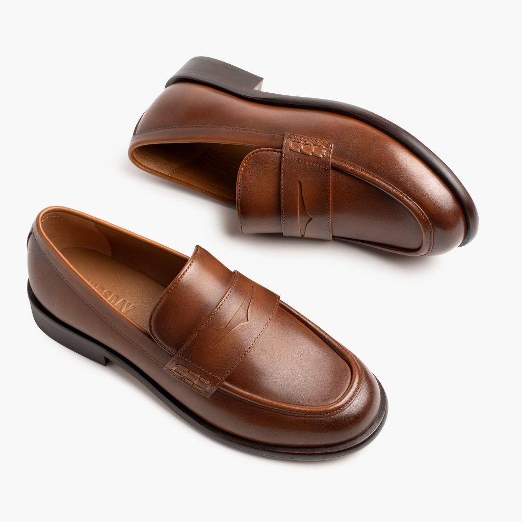 High-Traction Rubber Outsole & Lug Tread Pattern on Dress Penny Pecan 가죽 부츠 여성용