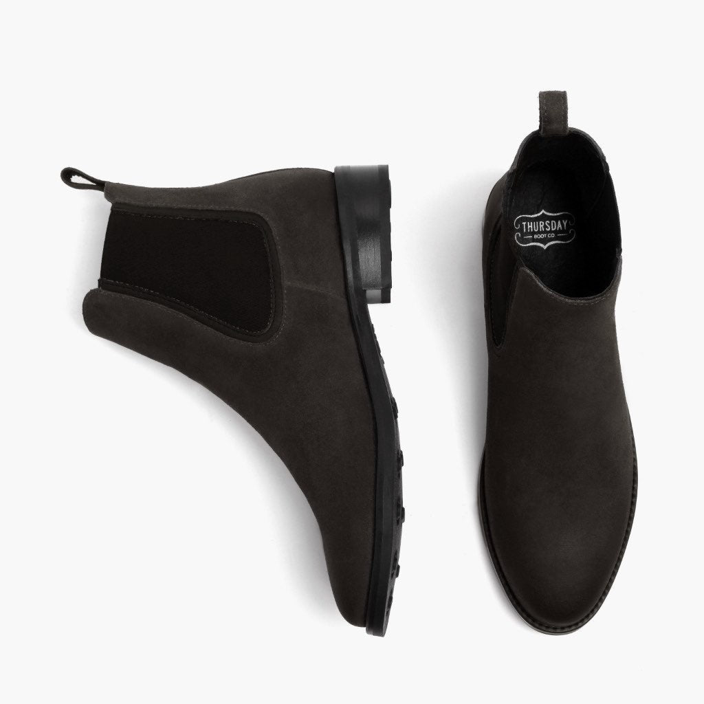 High-Traction Rubber Outsole & Lug Tread Pattern on Duchess Shadow Grey 가죽 부츠 여성용