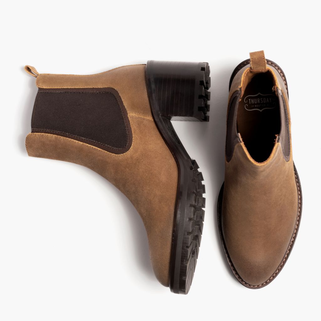 High-Traction Rubber Outsole & Lug Tread Pattern on Knockout Safari 가죽 부츠 여성용