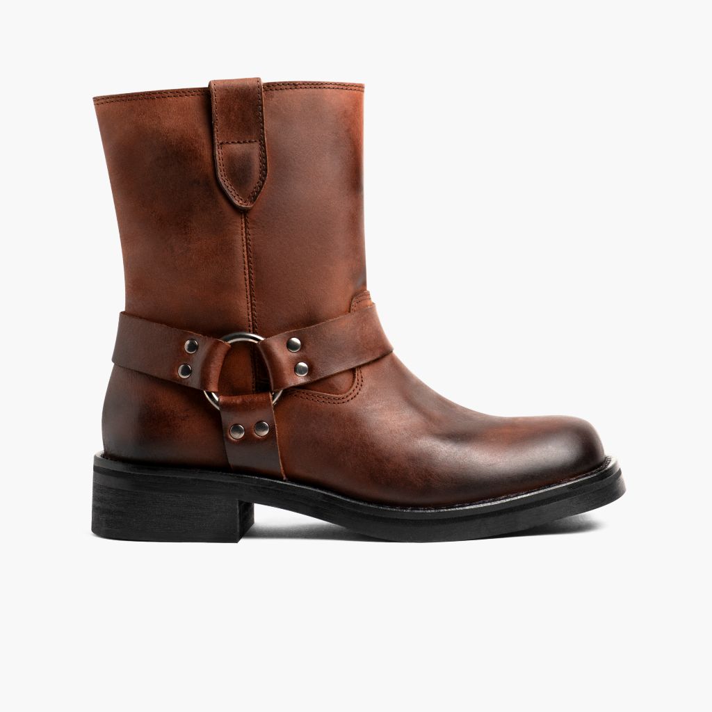 Outlaw Rust 브라운 가죽 부츠 여성용 in Brown Full-Grain Leather - 측면 프로필 뷰 | 공식 온라인 스토어 구매
