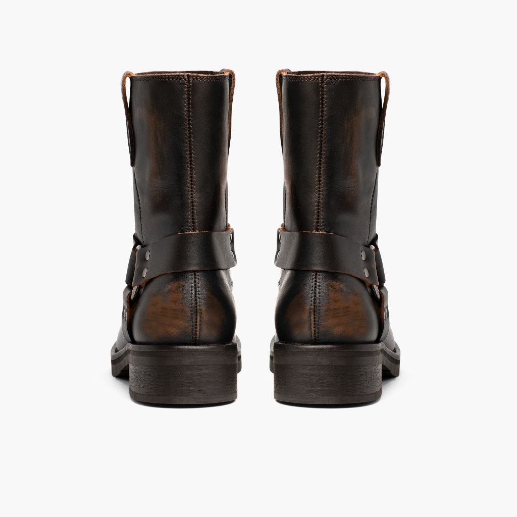 High-Traction Rubber Outsole & Lug Tread Pattern on Outlaw Vintage 브라운 가죽 부츠 여성용
