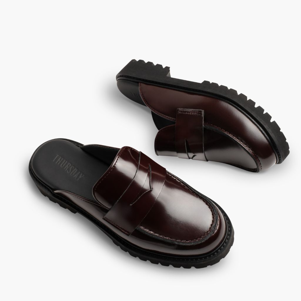 High-Traction Rubber Outsole & Lug Tread Pattern on Penny Mule 버건디 가죽 부츠 여성용