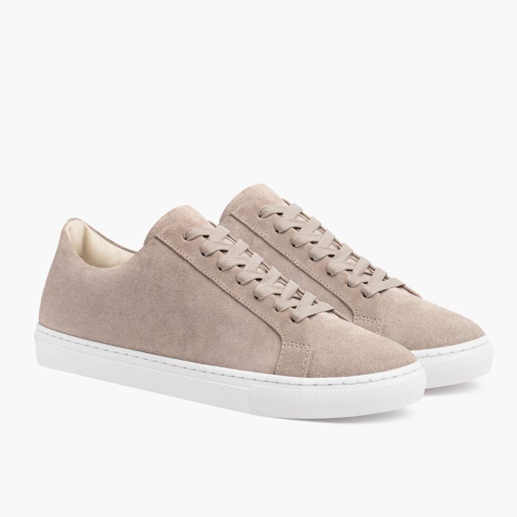 Premier Low Top Latte 가죽 스니커즈 여성용 in Classic Full-Grain Leather - 측면 프로필 뷰 | 공식 온라인 스토어 구매