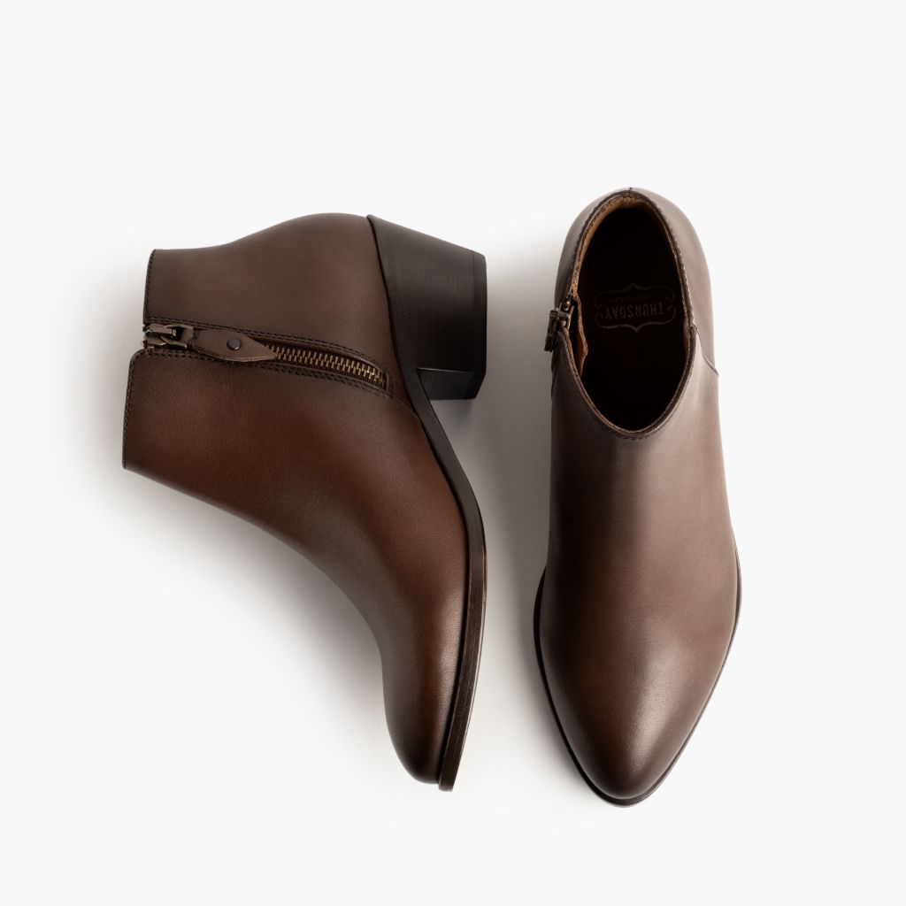 High-Traction Rubber Outsole & Lug Tread Pattern on Downtown Amaretto 가죽 부츠 여성용