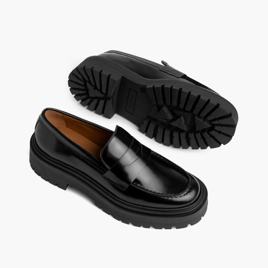 High-Traction Rubber Outsole & Lug Tread Pattern on Penny Platform 블랙 가죽 로퍼 여성용