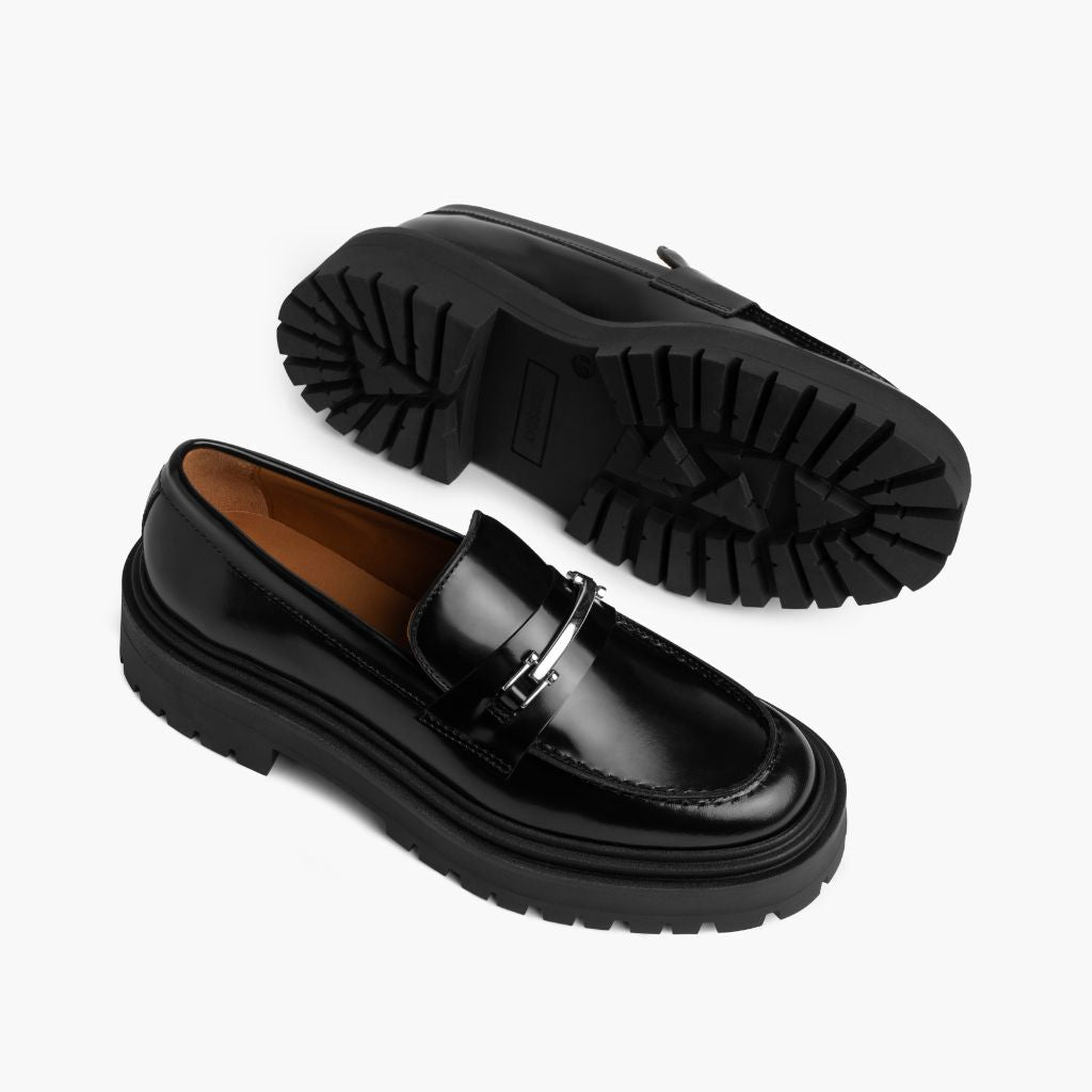 High-Traction Rubber Outsole & Lug Tread Pattern on Penny Platform 블랙 & Silver 가죽 로퍼 여성용