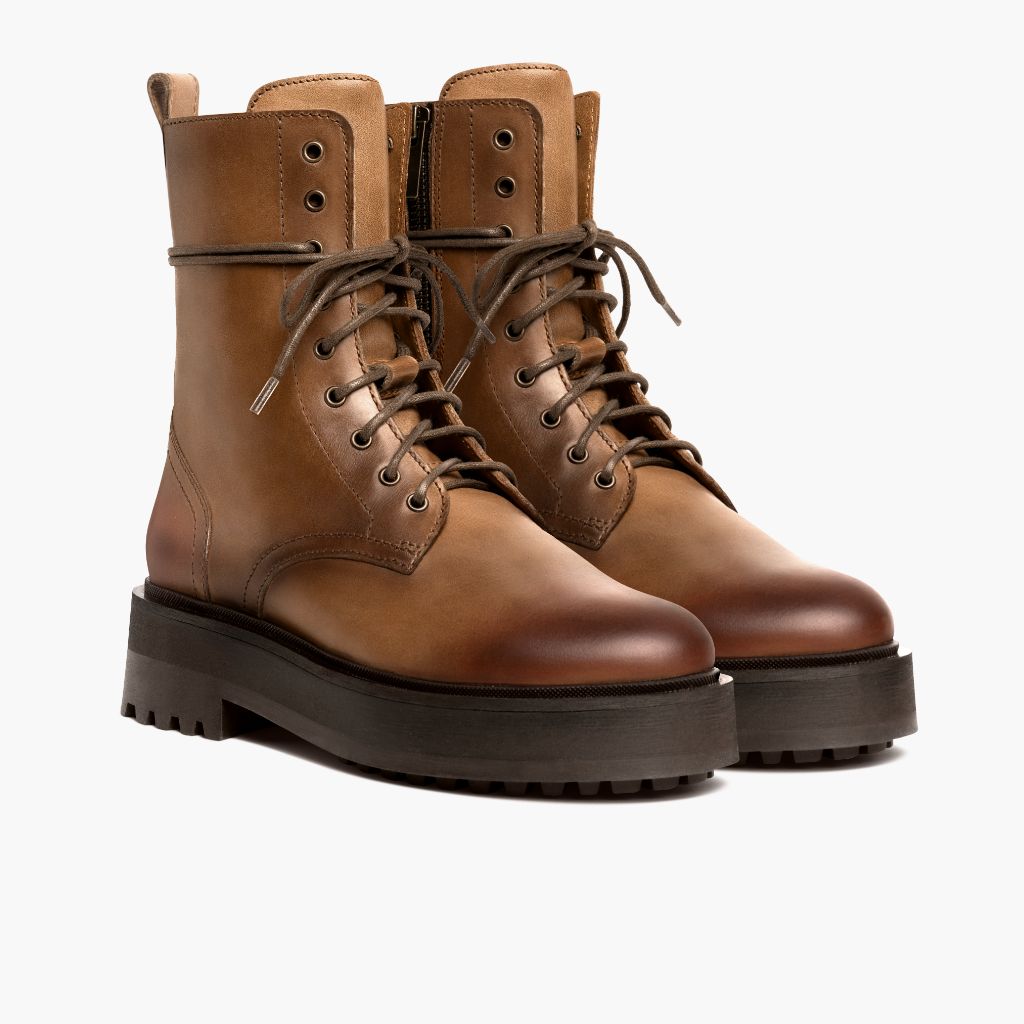 Classic Full-Grain leather Boots - 굿이어 웰트 공법 및 앞코 토박스 디테일