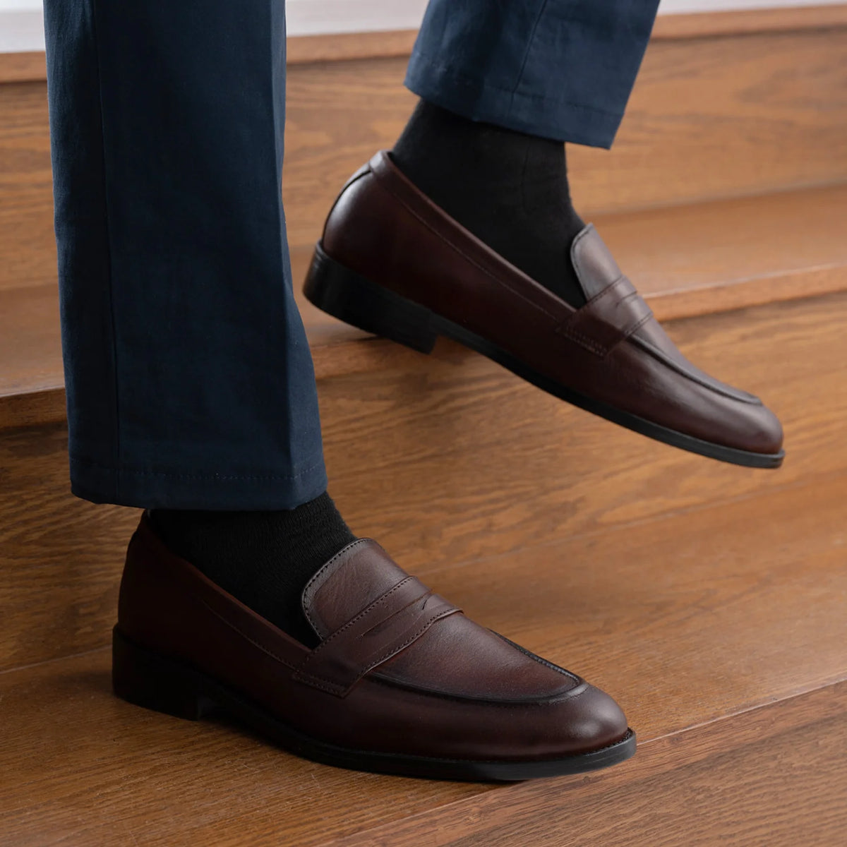 Orlaven Baxton Burnished 브라운 가죽 로퍼 남성용 footwear image 9