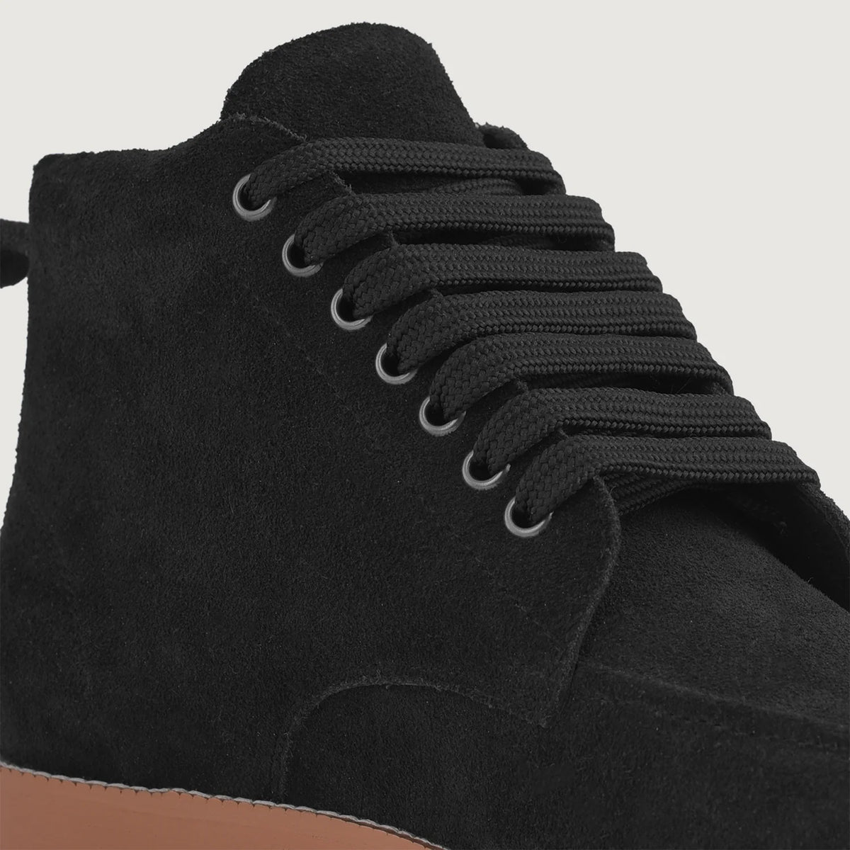 High-Traction Rubber Outsole & Lug Tread Pattern on Bearman 가죽 부츠 남성용