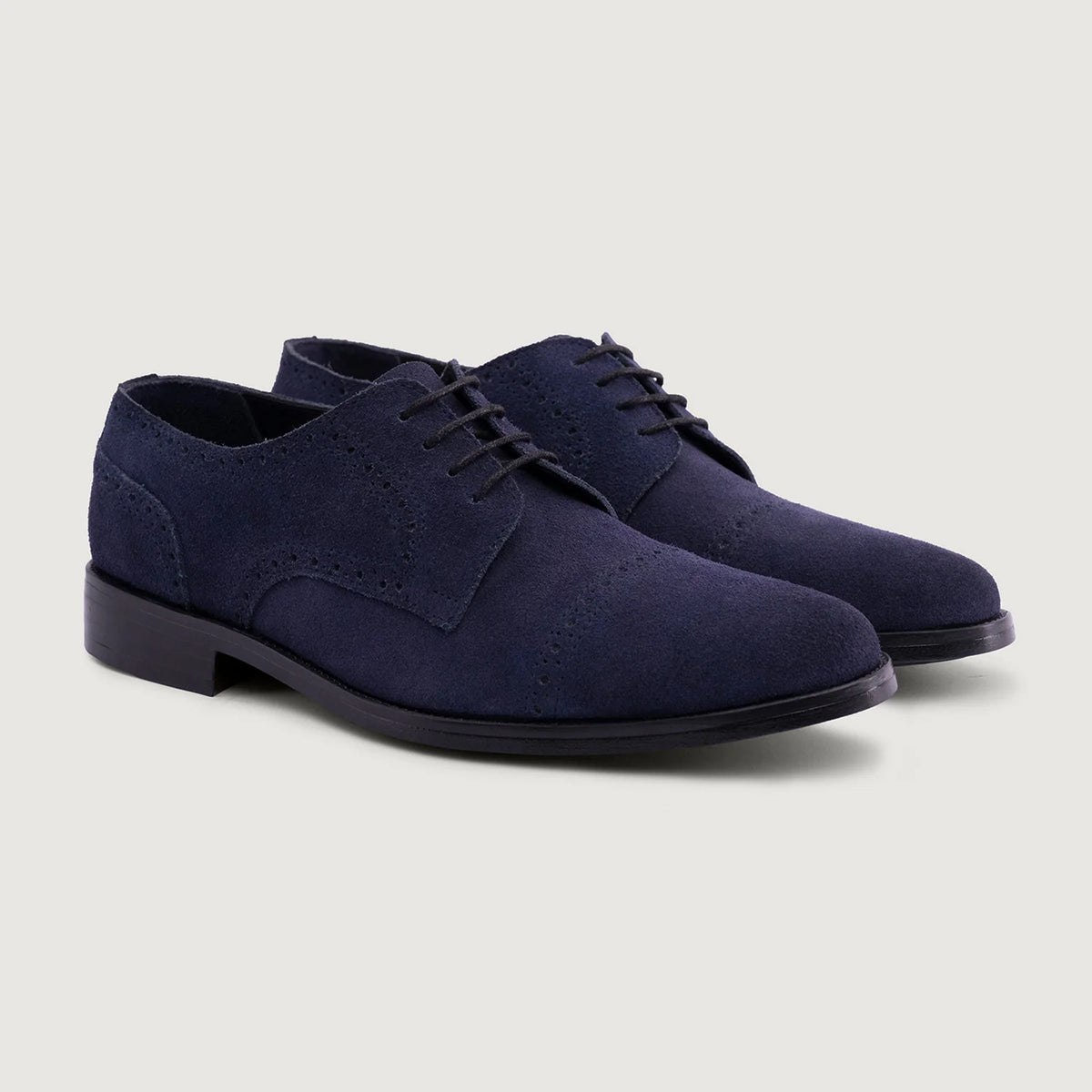 Dirk Brogues Derby 블루 Suede 가죽 구두 - StudGuard 남성용 in Blue Goatskin Suede - 측면 프로필 뷰 | 공식 온라인 스토어 구매