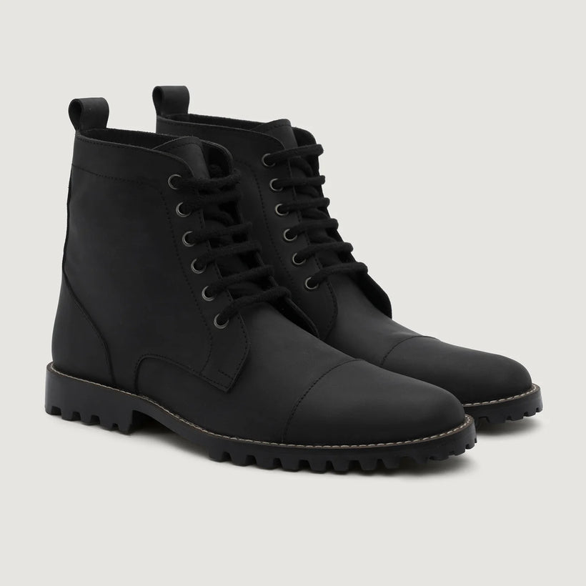 Knight Derby 블랙 Matte Nubuck 가죽 부츠 - TerraGrip 남성용