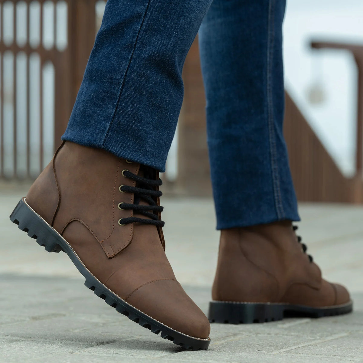 Orlaven Knight Derby Waxed 브라운 Pullup 가죽 부츠 - TerraGrip 남성용 footwear image 9